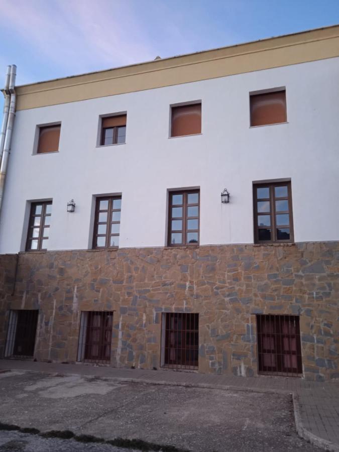 Apartamentos Refugio Del Viajero Parauta Exterior photo